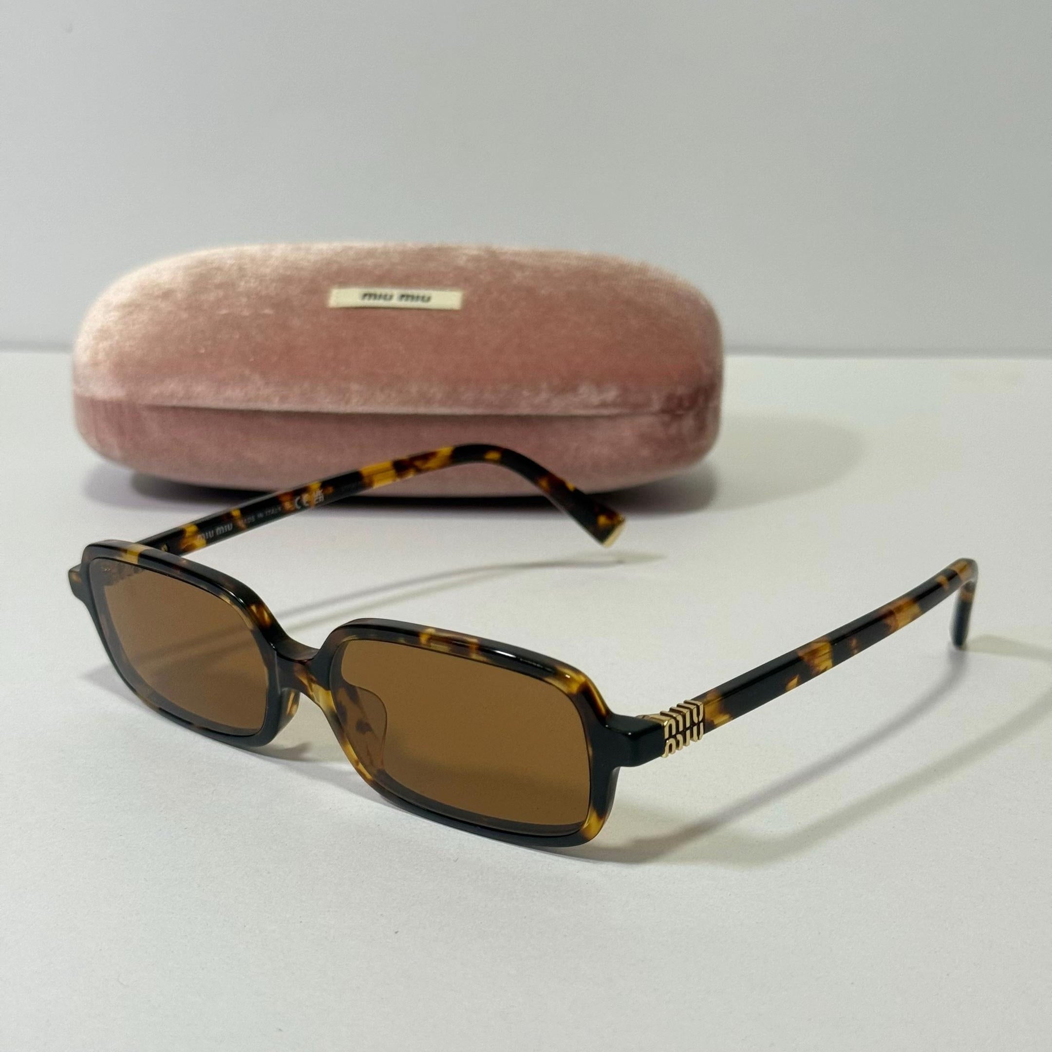 Miu Miu Rectangle Marron (Avec Boite Originale)