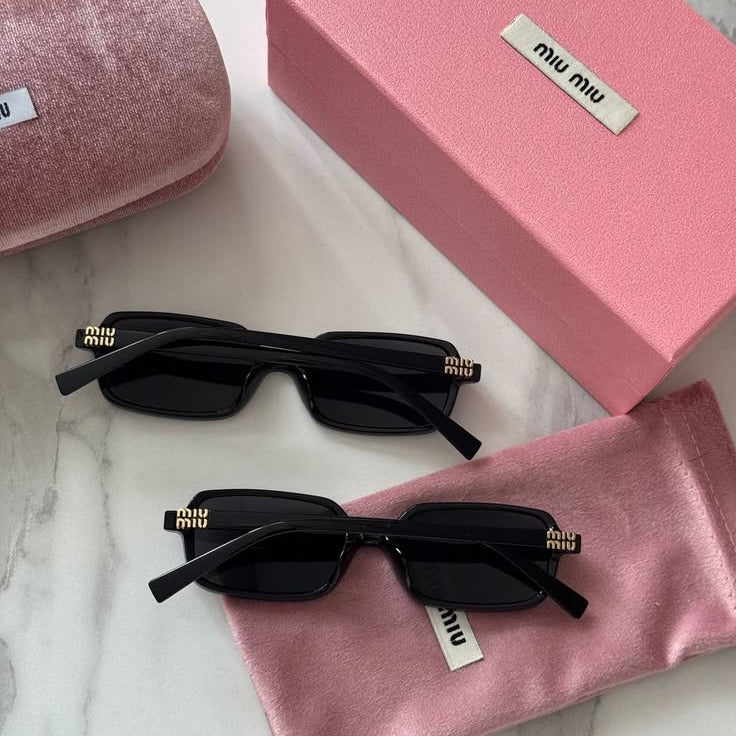 Miu Miu Rectangle Noir (Avec Boite Originale)