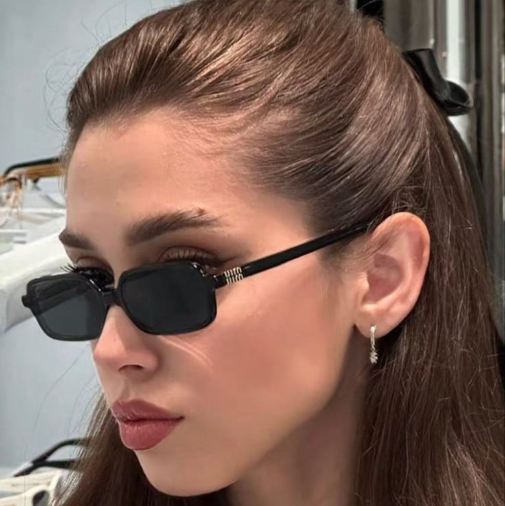 Miu Miu Rectangle Noir (Avec Boite Originale)